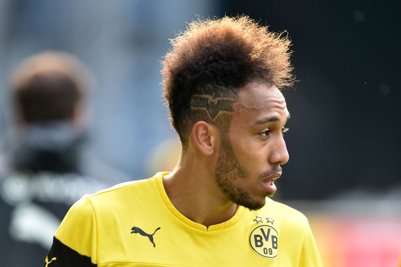 <strong>Pierre-Emerick Aubameyang, Gabon: </strong>Borussia Dortmund's striker is famous for his Usain Bolt-like bursts of speed -- as well as his superhero goal celebrations -- and is one of the bona fide global stars of the tournament. The French-born 27-year-old is averaging nearly a goal per game in the Bundesliga this season, but he will have to match that pace if the hosts are to advance deep into the tournament. 