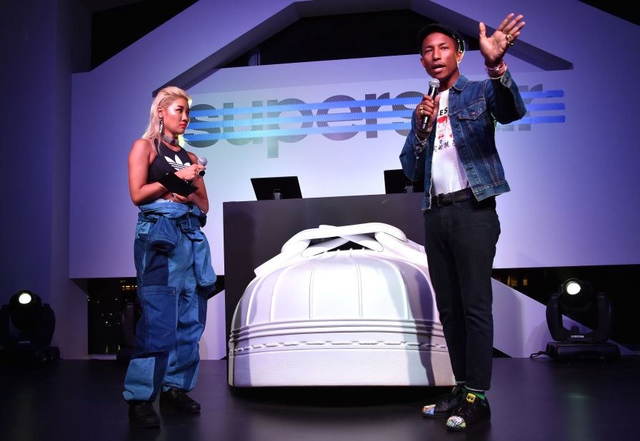 Influential celebrities such as Pharrell Williams are frequently spotted wearing AMBUSH pieces. 
