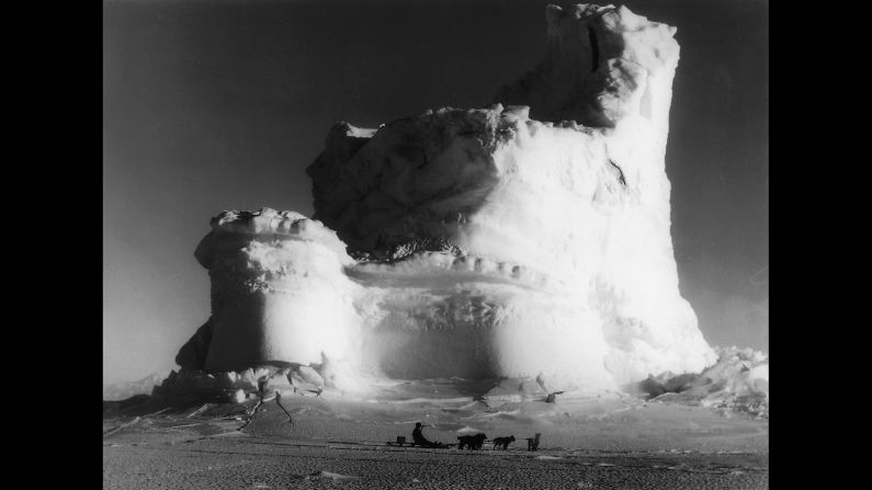 Weather was also a factor for both teams. Scott spent much time deliberating the start of his journey but ended up walking right into unfavorable conditions. Amundsen, having left much earlier, had better luck with the weather.