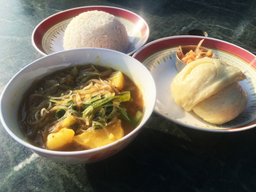 This is a staple Tibetan dish that was brought to Nepal by Tibetan refugees. The soft tingmo bread is designed to be dipped in the hot broth, which contains potatoes and noodles. 