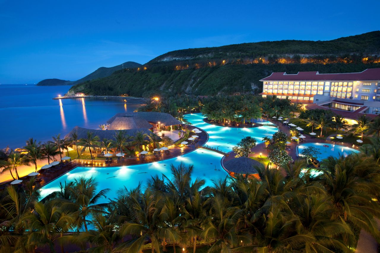 Vinpearl Nha Trang Resort, on Hon Tre Island,  has a lush 18-hole golf course designed by IMG Worldwide. 