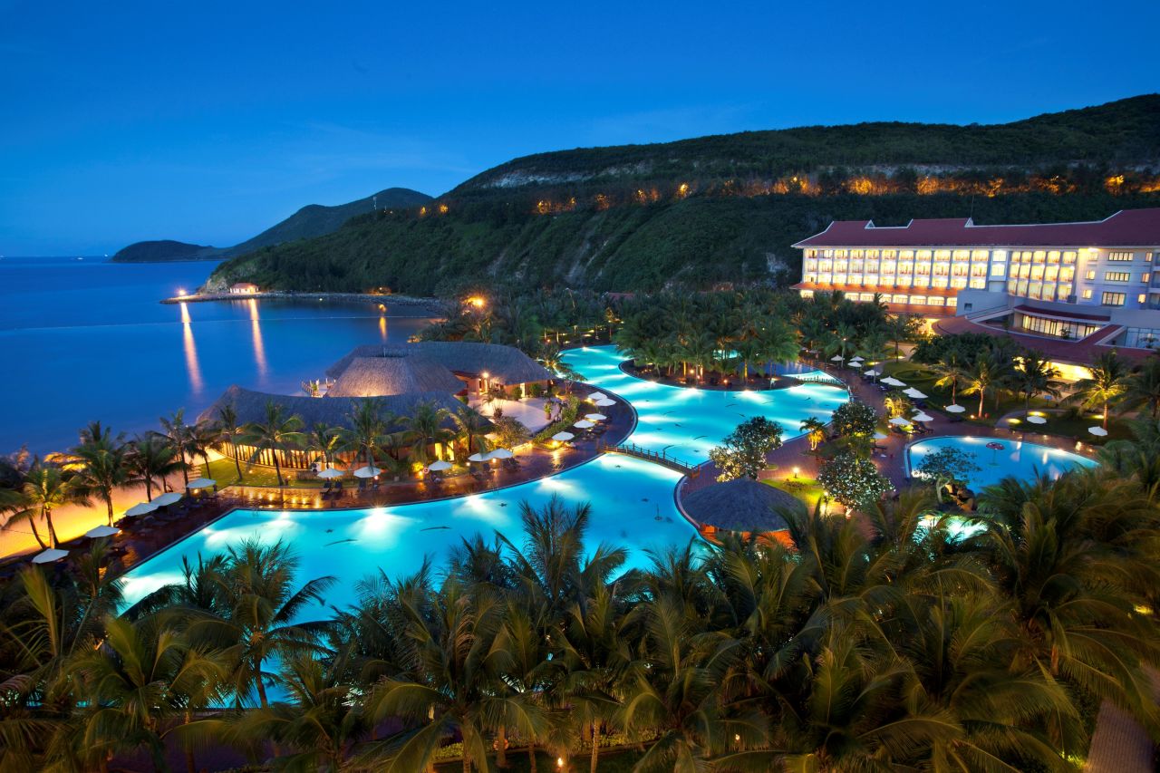 Vinpearl Nha Trang Resort, on Hon Tre Island, also has a lush 18-hole golf course.