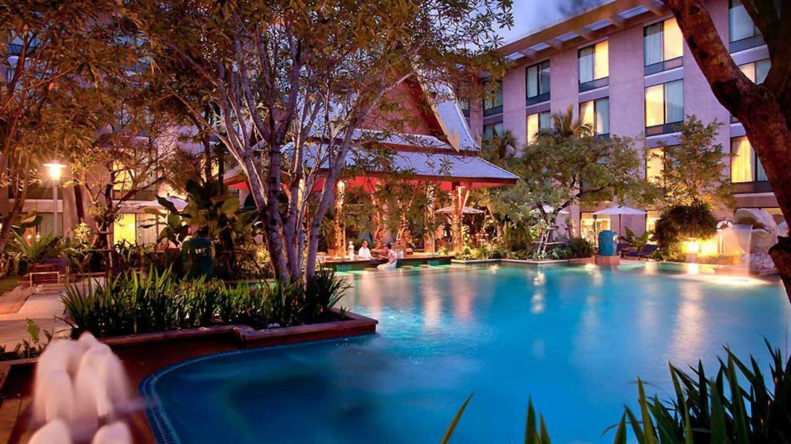 Novotel Bangkok Suvarnabhumi Airport's outdoor pool features a swim-up bar.