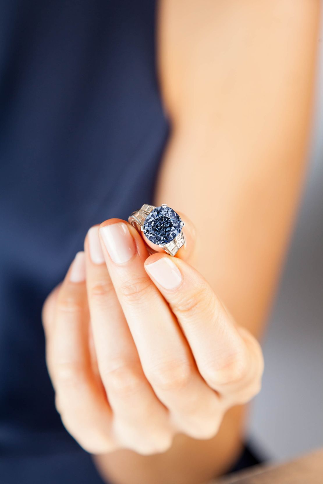 A Fancy Deep Blue, 9.54-carats diamond that belonged to the late Shirley Temple failed to sell when it hit the auction block in March 2016.  