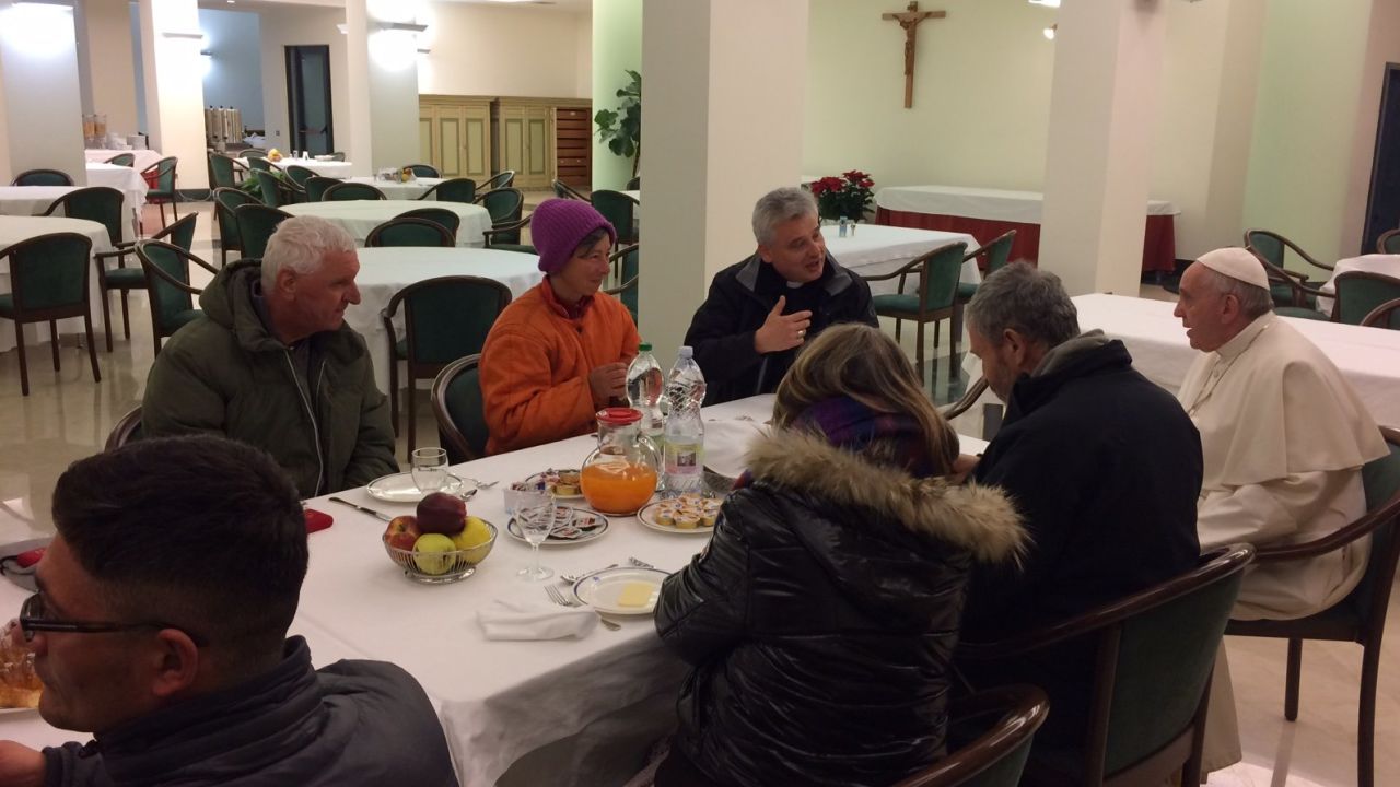 At 7.15am local time the Pope greeted guests in the dining room.