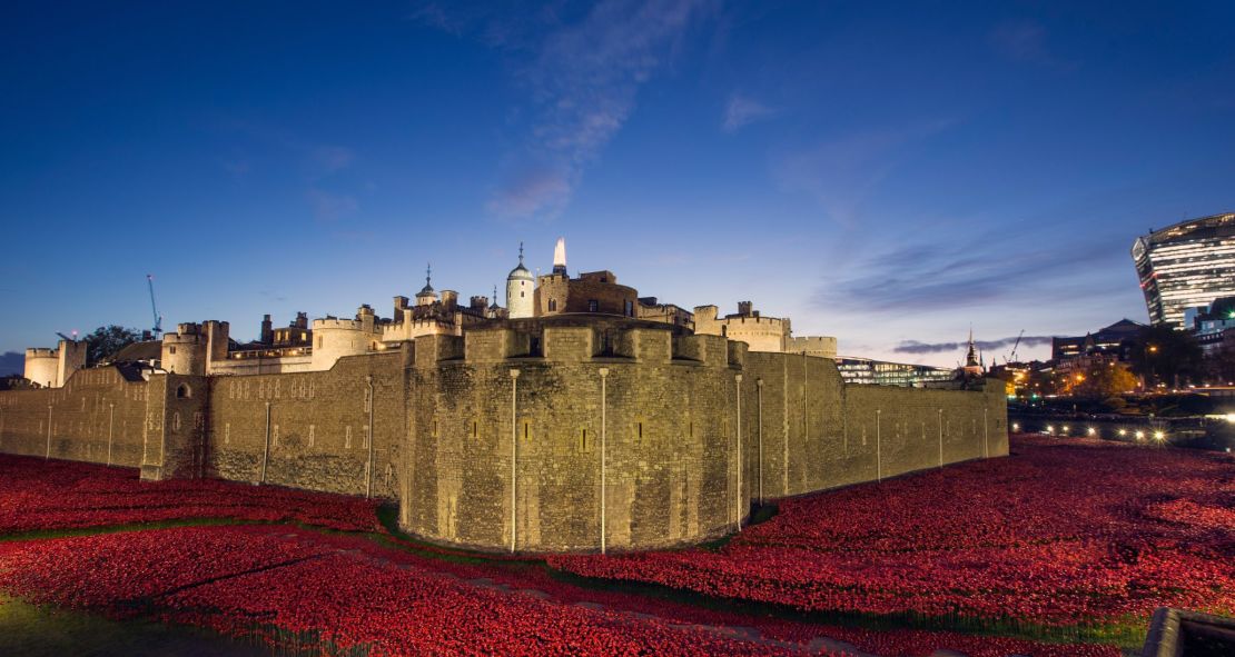 "Blood Swept Lands and Seas of Red" (2014) at the Tower of London 