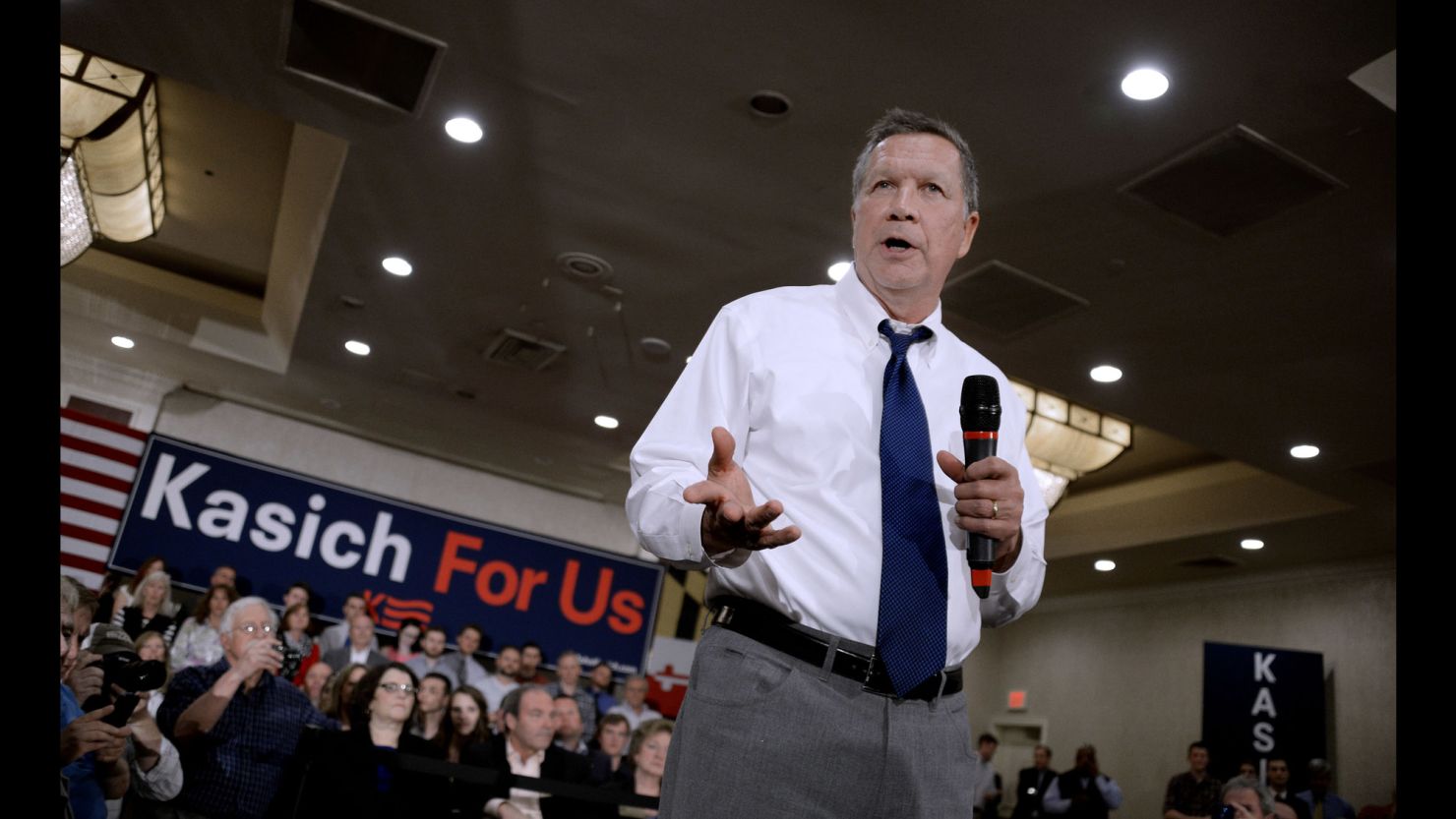 John Kasich speaks during a town hall-style campaign stop at the Crowne Plaza on April 19, 2016 in Annapolis, Maryland.
