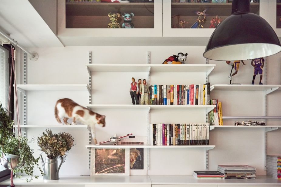 Designed by ST Design Studio, the renovation of Loft H house in Taipei revolved around the owners' two cats -- Meimei and Gege. Tsai says ledges and vertical platforms are a must in cat-friendly flats. 
