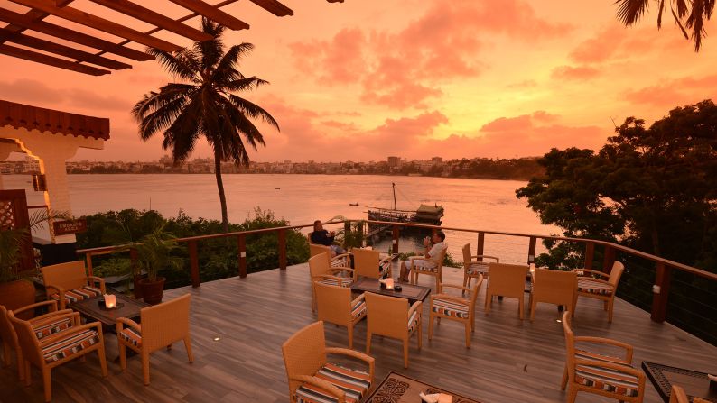 <strong>Tamarind Clifftop Terrace (Mombasa): </strong>Talking about bars with amazing views -- Tamarind Clifftop Terrace serves up panoramas of the Old Town on the far side of Mombasa Creek, as well as some pretty good grub and libations.