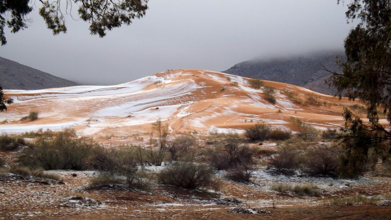 Snow falls in Sahara for first time in 37 years | CNN