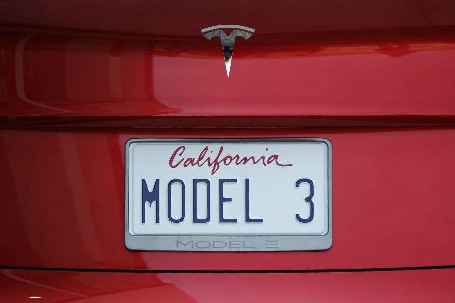 <a href="https://www.tesla.com/en_GB/model3" target="_blank" target="_blank">Tesla</a> has received more than 350,000 pre-orders for its new Model 3 and expects to start <a href="http://money.cnn.com/2016/12/13/technology/chevy-bolt-tesla-launch/">delivering the $35,000 car</a> to customers in 2017. 