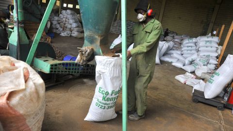 Producing fertilizer in EFK's factory in Nanyuki, Central Kenya. 