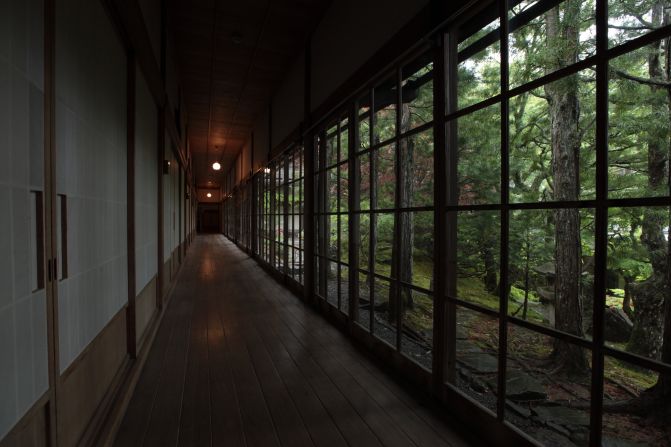 Many of the guest rooms at Koyasan's temples are centered around a lush, green garden. 