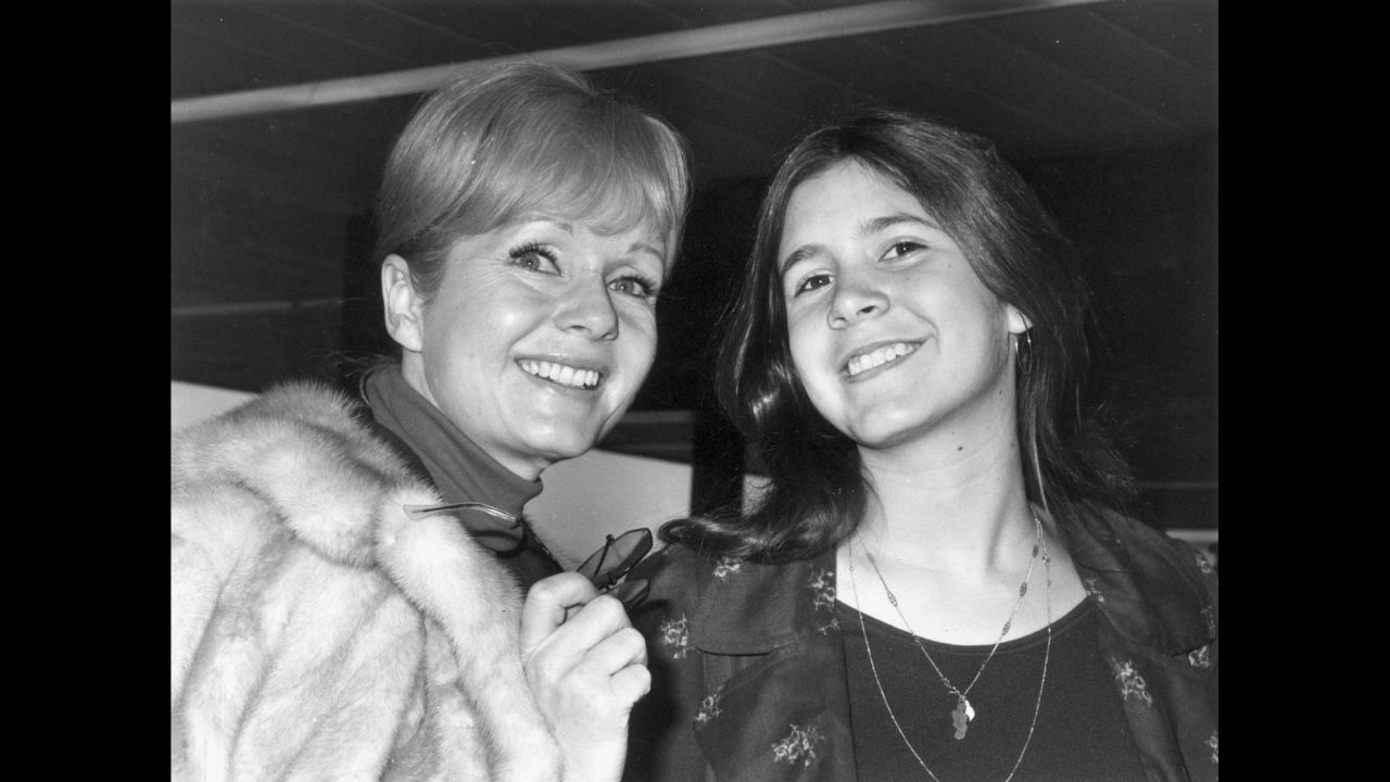  Reynolds with her daughter Carrie Fisher in 1972. 