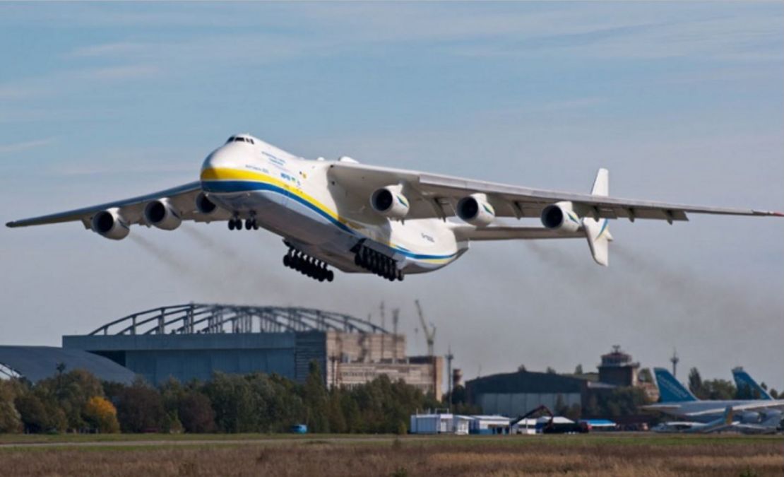 The Ukrainian-built Antonov An-225 is longer than the Stratolaunch.