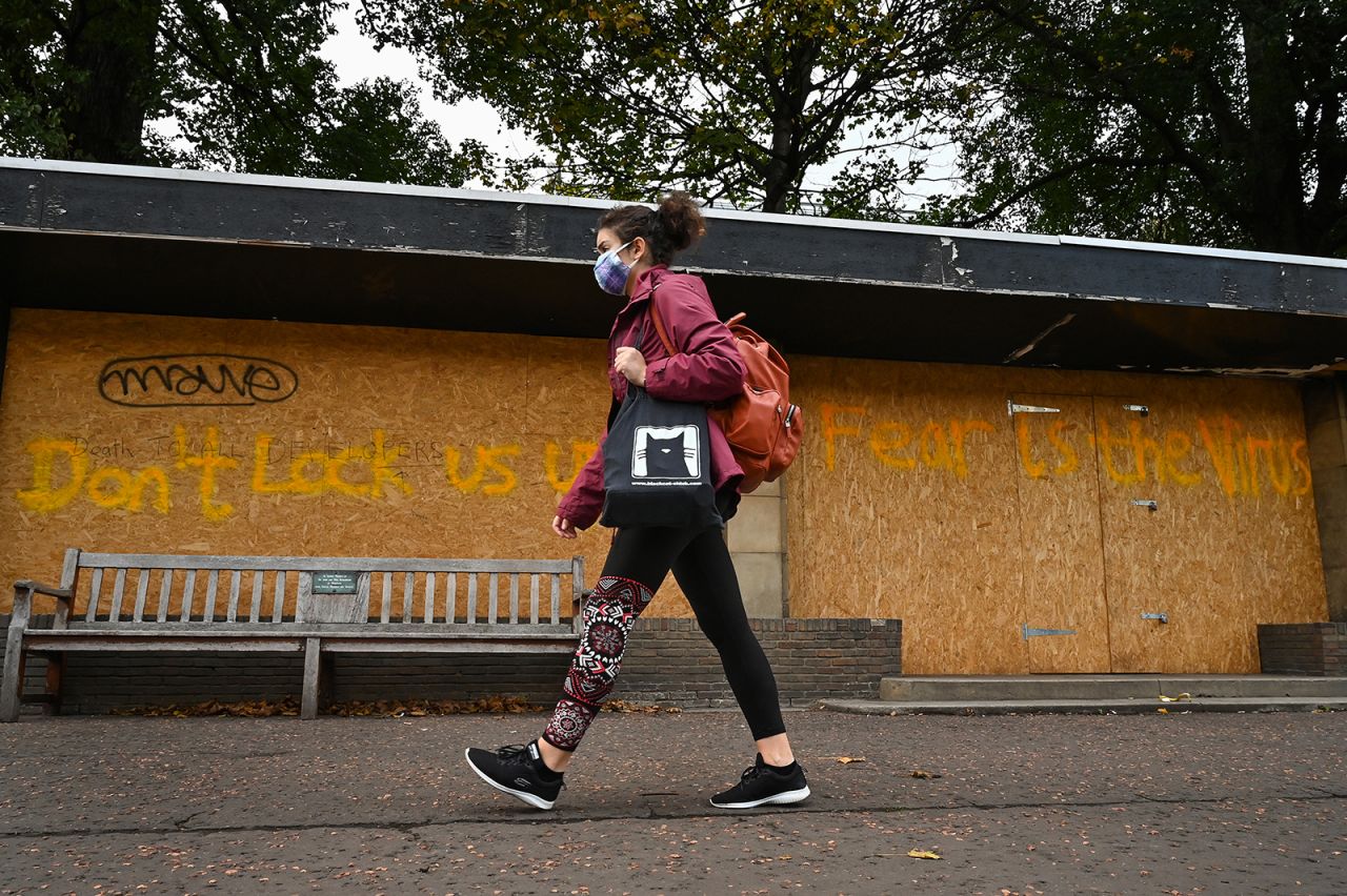 Members of the public are seen on Princess Street on October 21, in Edinburgh, Scotland. 