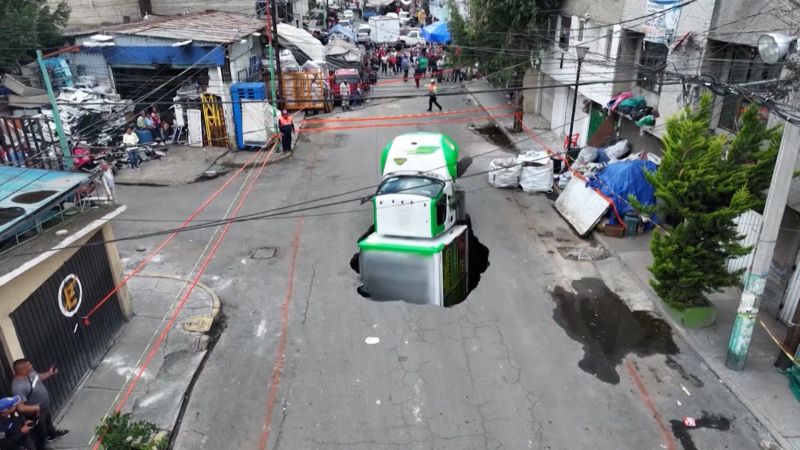 Jarritos truck falls into sinkhole in Mexico