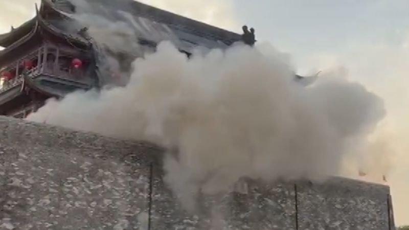 Watch ancient tower partially collapse in eastern China
