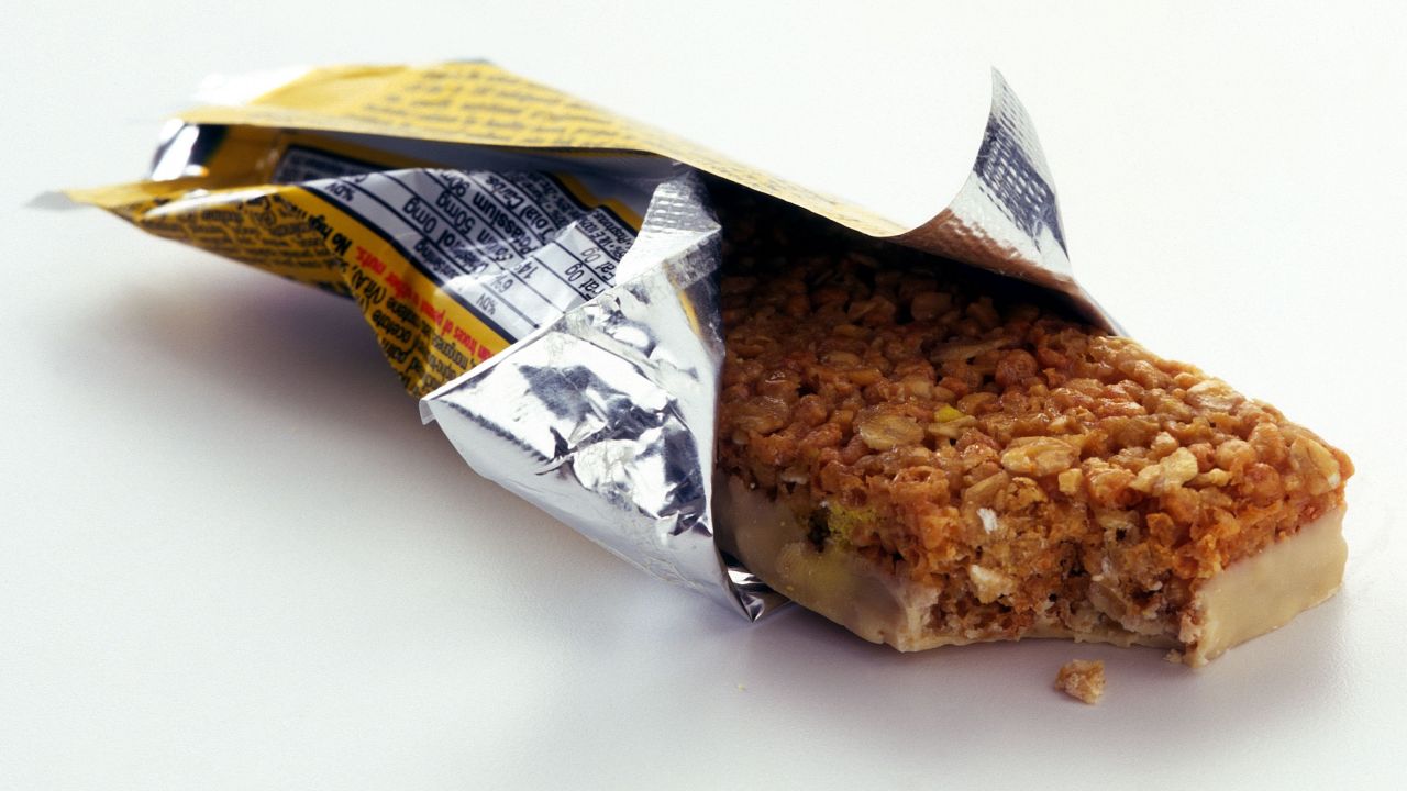 Energy bars can be a wise choice for a snack or mini meal if they offer a healthy dose of protein and fiber, and are low in sugars and saturated fat. But when they contain chocolate coatings or sugary syrups, they can pass for protein-fortified candy bars.
