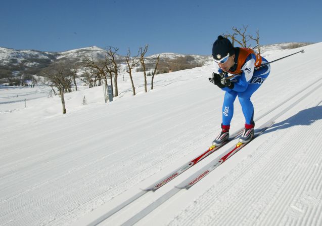 The position is now widely used in many varieties of skiing, including cross-country (pictured).