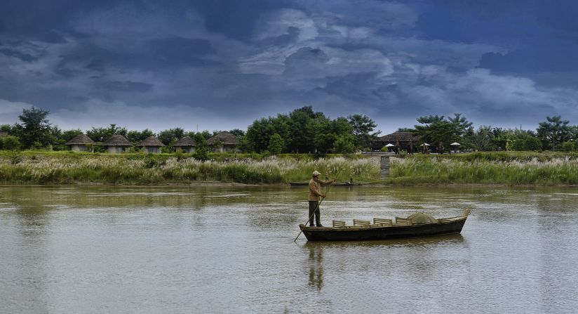 Once a resort, the Barahi Jungle Lodge relocated out of Chitwan National Park in 2012 as government policy changed, and now operates as an eco-lodge.