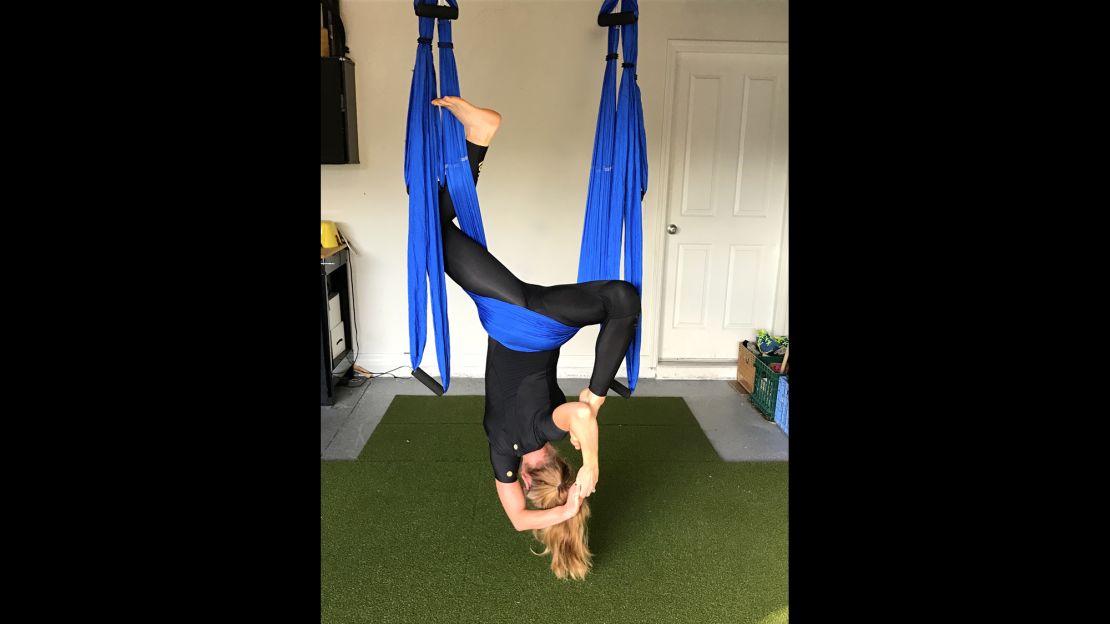 01 aerial yoga