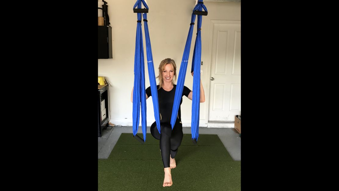 02 aerial yoga