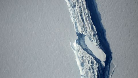 02 Larsen C Antarctica rift