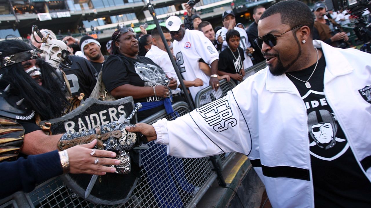 OAKLAND, CA - SEPTEMBER 14:  Actor Ice Cube greets fans of the Oakland Raiders prior to the Raiders playing against the San Diego Chargers on September 14, 2009 at the Oakland-Alameda County Coliseum in Oakland, California.  (Photo by (Ezra Shaw/Getty Images)