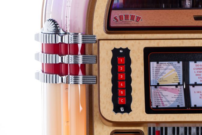 For Sound Leisure, one of the world's two remaining makers of handmade jukeboxes, business is booming. 