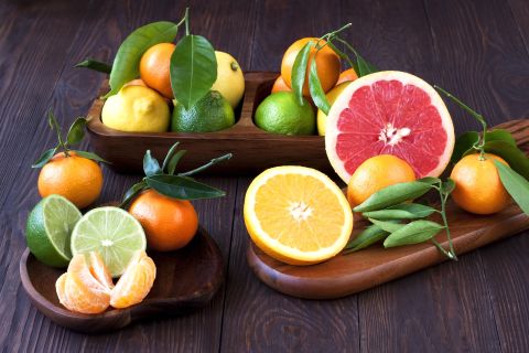 Some varieties of citrus are actually better in the winter, because they're at peak ripeness. Navel oranges, mandarin oranges and grapefruit are some of the most flavorful options.