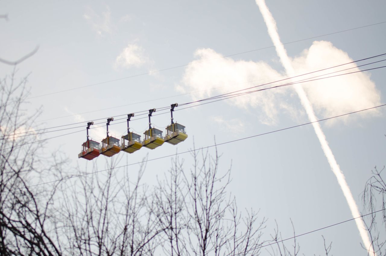 <strong>Cable car: </strong>The only way up is via a 40-year-old cable car which takes 40 minutes to chug up from the rugged village at 1,480 meters to a high point of 3,200 meters. The lease for the lift is up, hence La Grave's uncertain future.