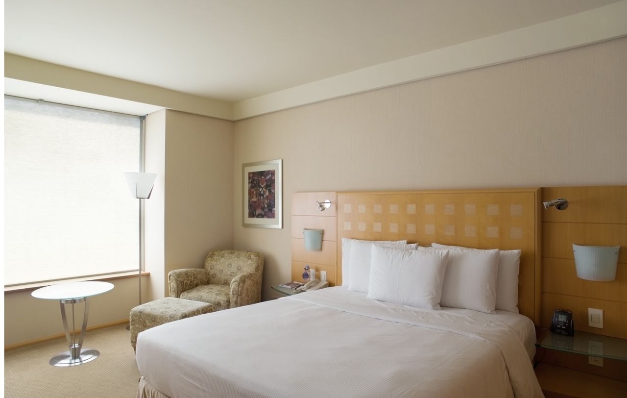 Eberhard says standard hotel rooms can offer more clues to location than the view out of the window.