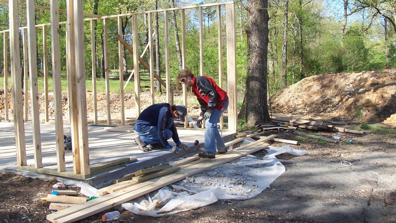 Brookings working to frame the house