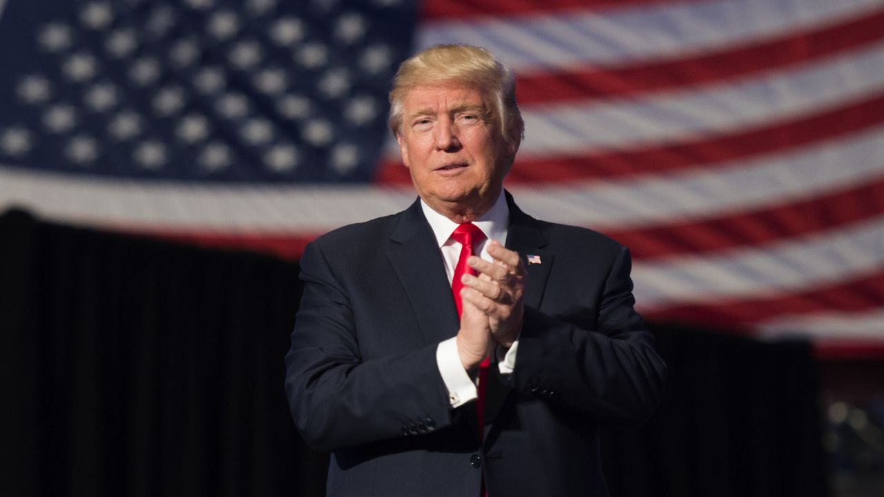 President-elect Donald Trump arrives to speak at a USA Thank You Tour 2016 at the Giant Center on December 15, 2016 in Hershey, Pennsylvania.  / AFP / Don EMMERT        (Photo credit should read DON EMMERT/AFP/Getty Images)