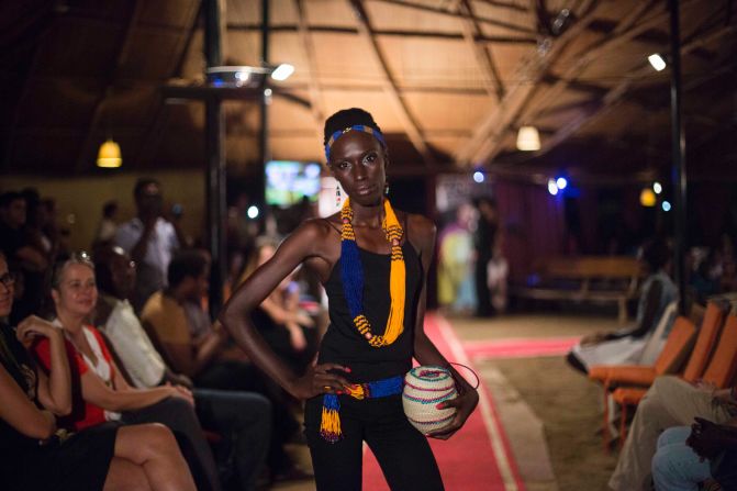 Fashion shows are difficult to organize at the best of times. For designer Akuja de Garang, things are even tougher, as her show is held in the midst of ongoing conflict in South Sudan.