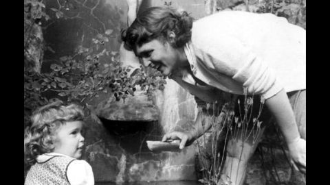 Bush with her daughter, Robin, in June 1953. Robin Bush died shortly before her fourth birthday after battling leukemia.