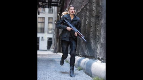 "Divergent" (2014)