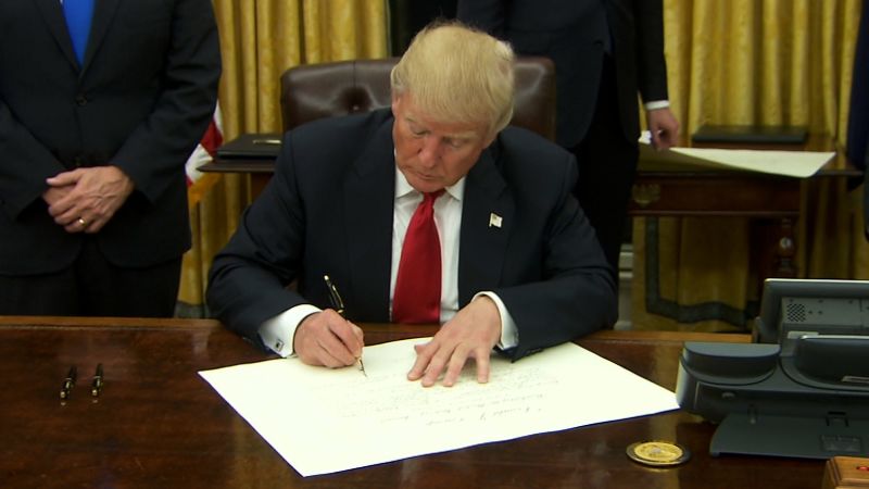 Trump Issues Executive Order To Start Rolling Back Obamacare Cnn Politics 