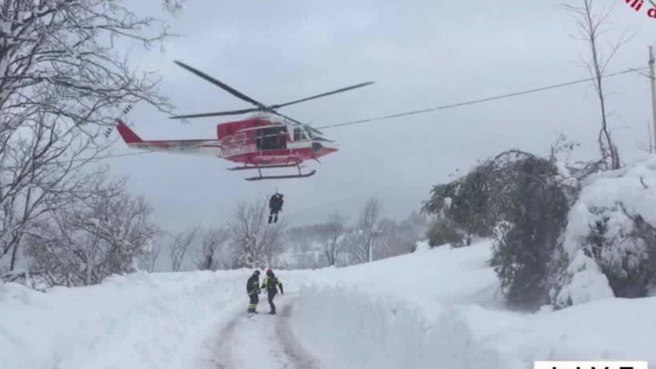 italy avalanche hotel earthquake nadeau lok_00002502.jpg