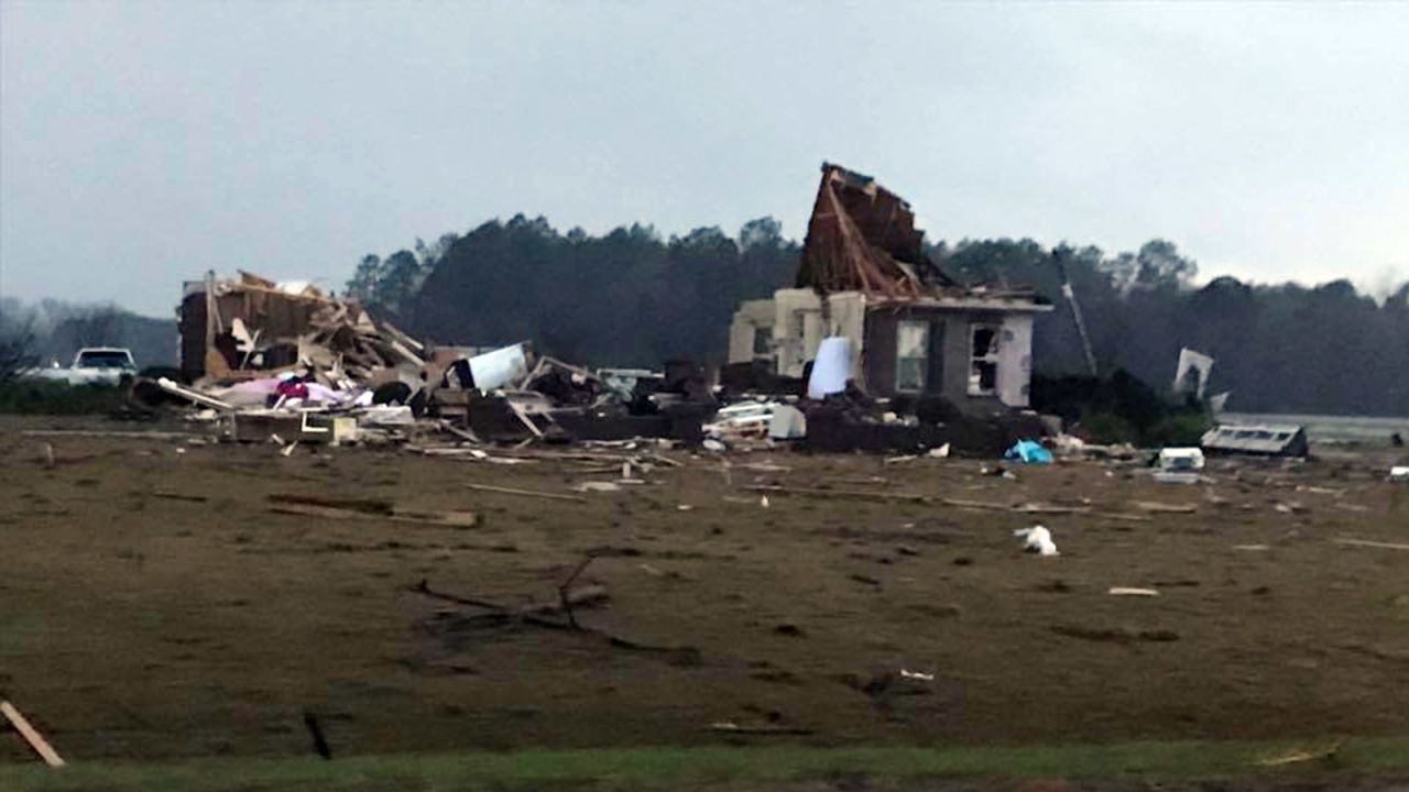 Washington man gets caught in a 'tumbleweed tornado': video