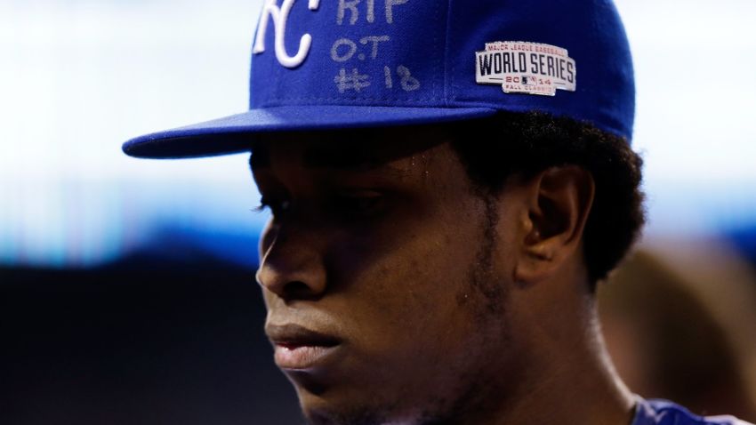 KANSAS CITY, MO - OCTOBER 28:  An inscription honoring the late Oscar Taveras is seen on the hat of Yordano Ventura #30 of the Kansas City Royals during Game Six of the 2014 World Series at Kauffman Stadium on October 28, 2014 in Kansas City, Missouri.  (Photo by Ezra Shaw/Getty Images)