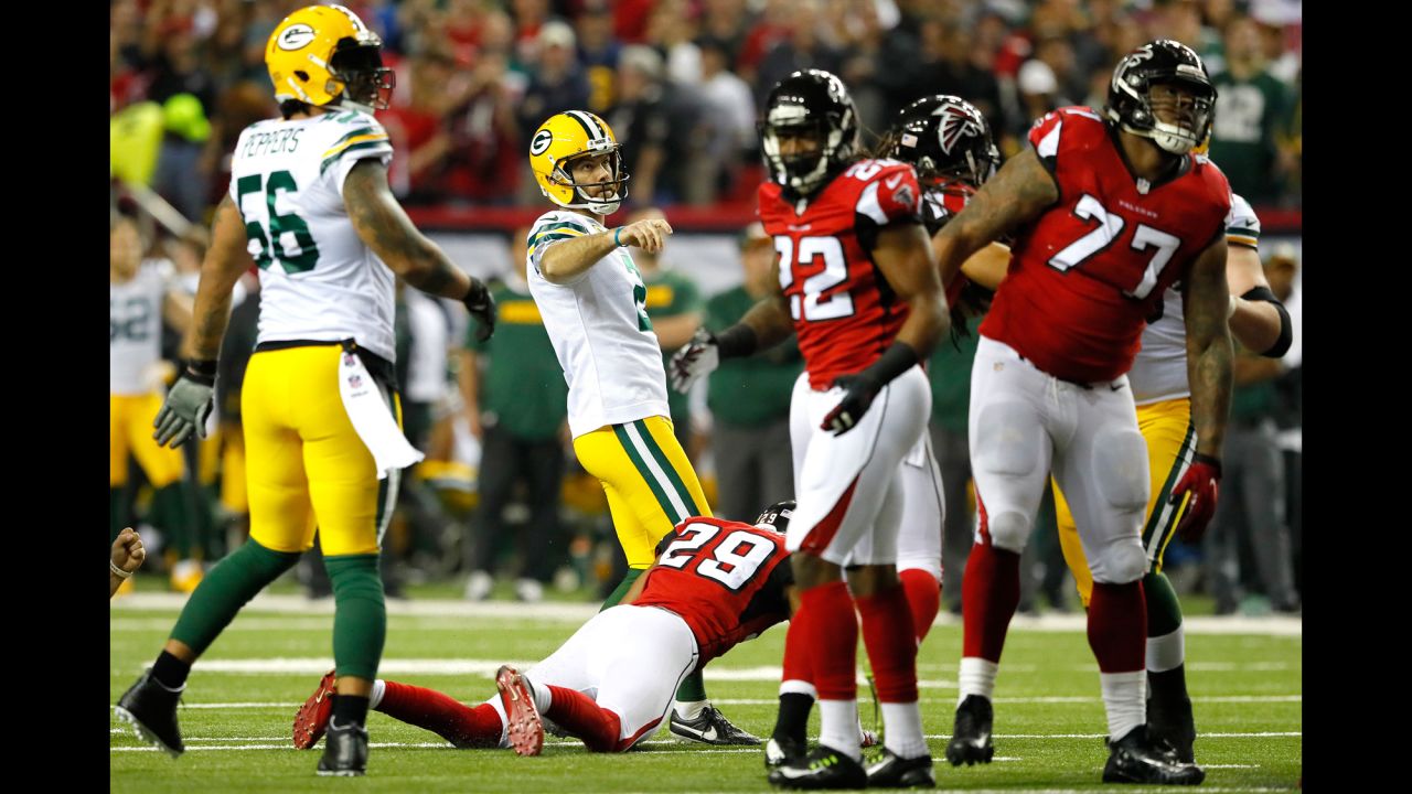 Packers kicker Mason Crosby misses a 41-yard field goal in the first quarter.