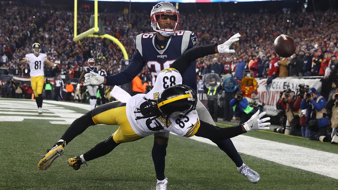 Logan Ryan of the Patriots attempts to break up a pass intended for Cobi Hamilton of the Steelers during the fourth quarter.