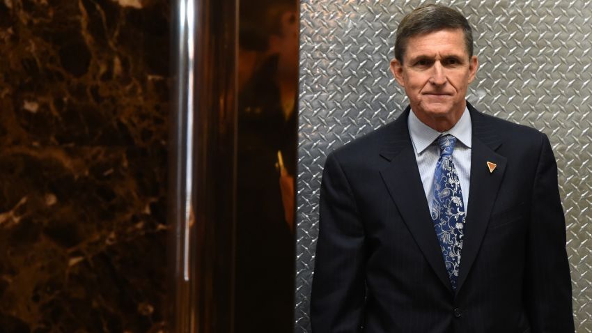 Michael Flynn, national security adviser designate arrives at Trump Tower for meetings with US President-elect Donald Trump January 4, 2017 in New York. / AFP / TIMOTHY A. CLARY        (Photo credit should read TIMOTHY A. CLARY/AFP/Getty Images)