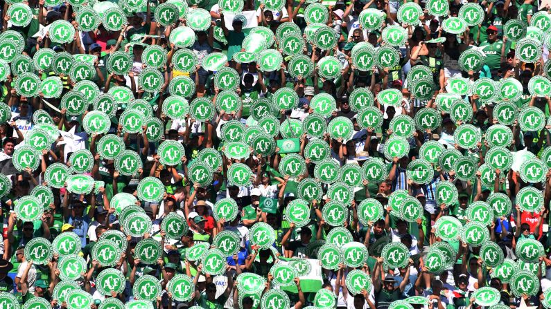 Fans of the Brazilian soccer club Chapecoense show their support before a friendly match against Palmeiras on Saturday, January 21. It was <a href="index.php?page=&url=http%3A%2F%2Fwww.cnn.com%2F2017%2F01%2F22%2Ffootball%2Fbrazil-chapecoense-returns-to-field%2F" target="_blank">the club's first match</a> since a plane crash <a href="index.php?page=&url=http%3A%2F%2Fwww.cnn.com%2F2016%2F11%2F29%2Famericas%2Fgallery%2Fcolombia-plane-crash-site%2Findex.html" target="_blank">killed most of the team</a> in late November.