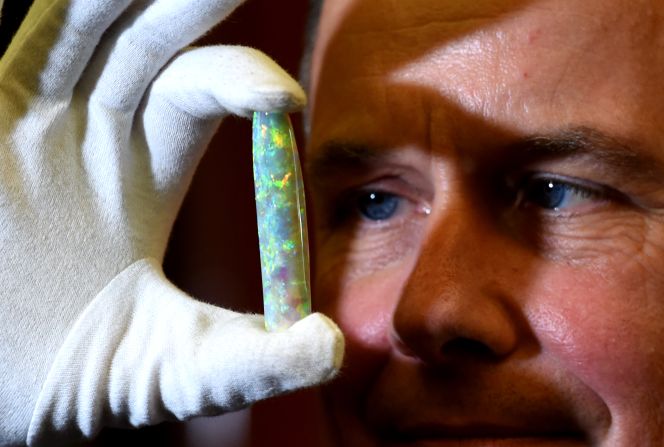 The largest and most valuable single piece of rough gem opal is the <a href="index.php?page=&url=http%3A%2F%2Fwww.opalsdownunder.com.au%2Flearn-about-opals%2Fintroductory%2Ffamous-opals" target="_blank" target="_blank">Olympic Australis</a> (not pictured), a 3.4 kilogram, 17,000 carat stone estimated to be worth about $1.9 million. 
