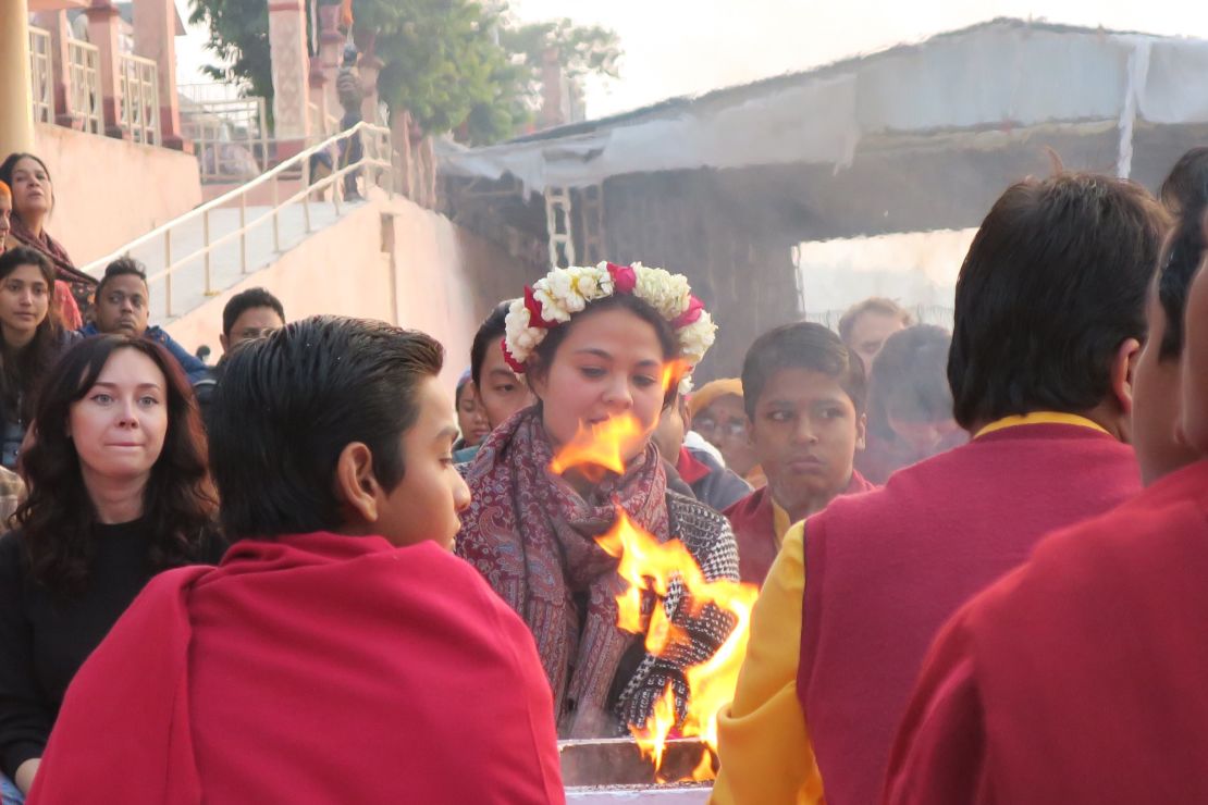 A traditional Ganges aarti ceremony at Parmarth Niketan ashram 