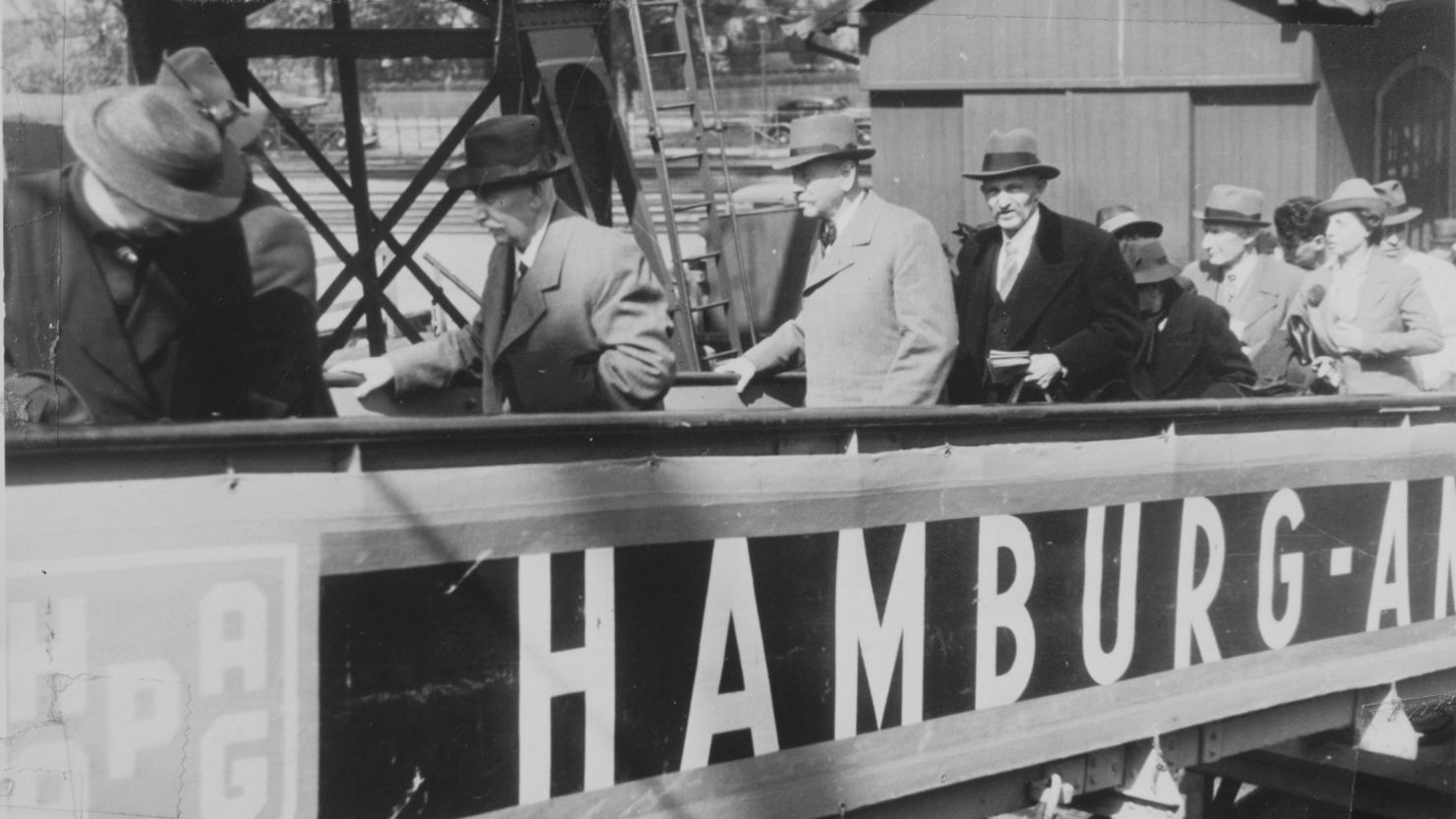 Passengers board the SS St. Louis.