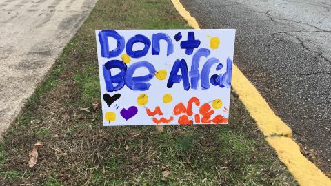 sign that says dont be afaid